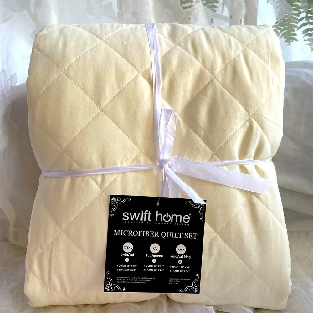 IVORY MICROFIBER KING BED QUILT and SHAM SET